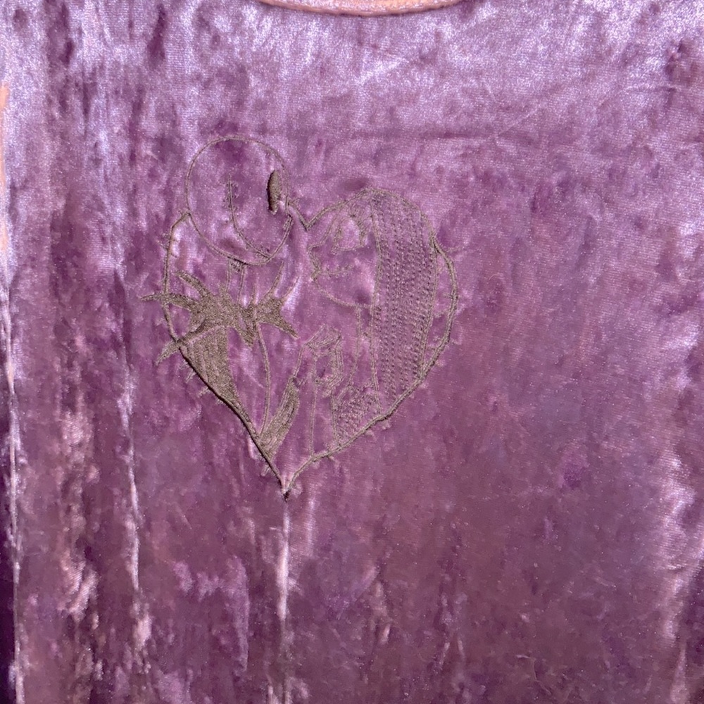 torrid Purple Crushed Velvet Short Sleeve Tee with Embroidered Heart - Picture 3 of 4